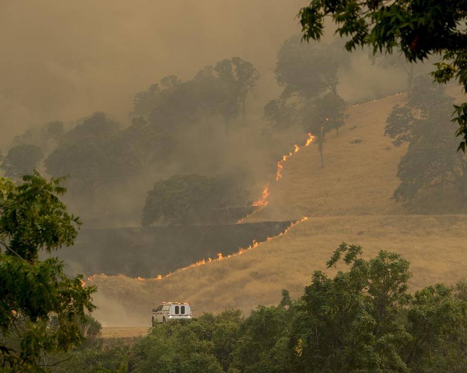 Huge Wildfire Burning In Napa County | KMJ-AF1