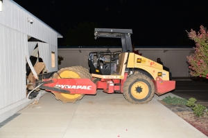 tractor-wall-side